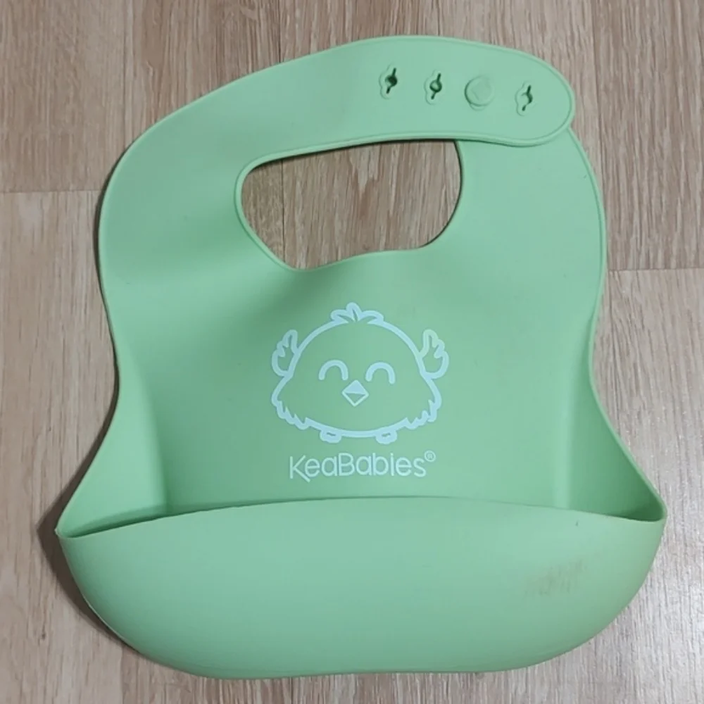 *Lot of 2* KeaBabies Silicone Bibs Blue Green Wide Crumb Pocket Adjustable 🩵💚